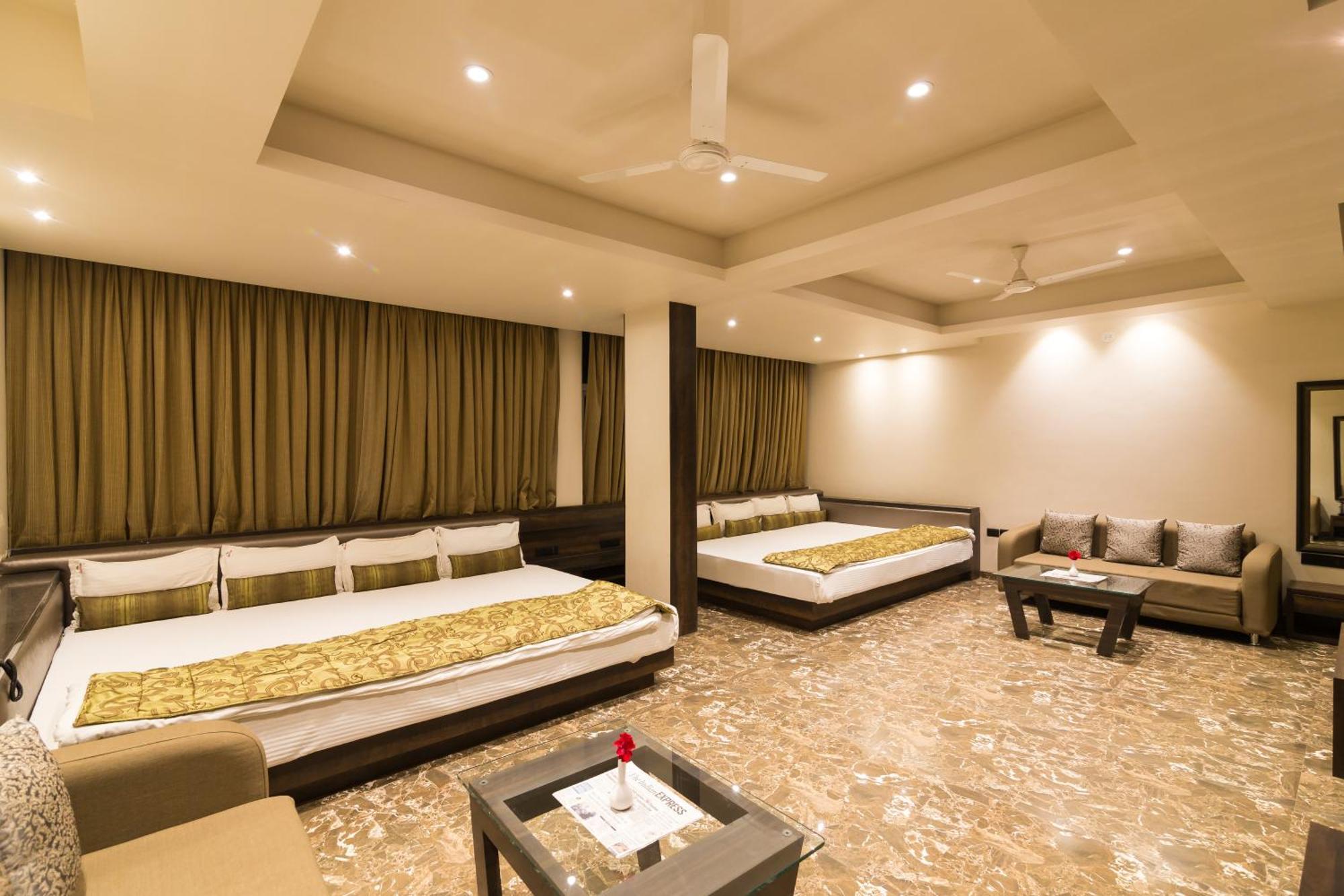 Sentosa Resorts & Water Park Chinchvad Ngoại thất bức ảnh