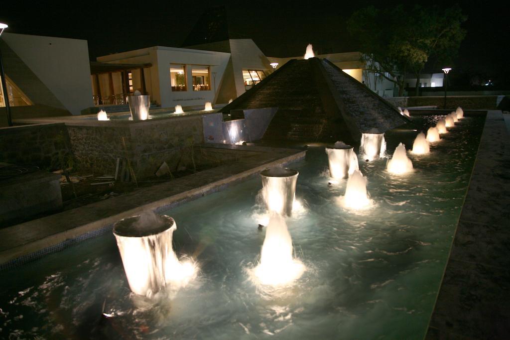 Sentosa Resorts & Water Park Chinchvad Ngoại thất bức ảnh