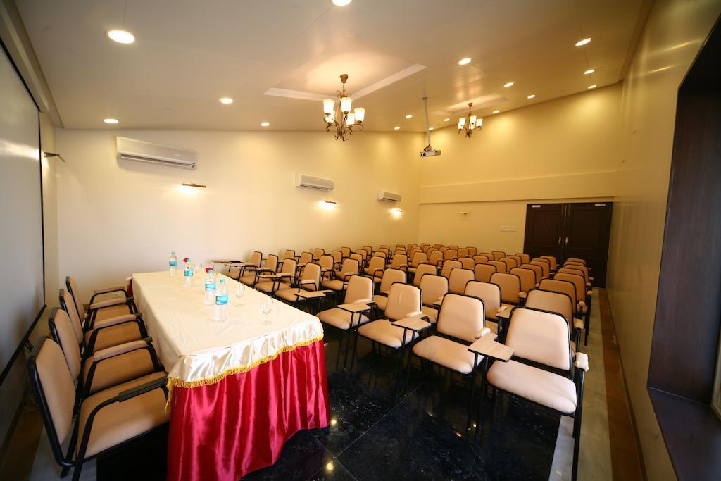 Sentosa Resorts & Water Park Chinchvad Ngoại thất bức ảnh