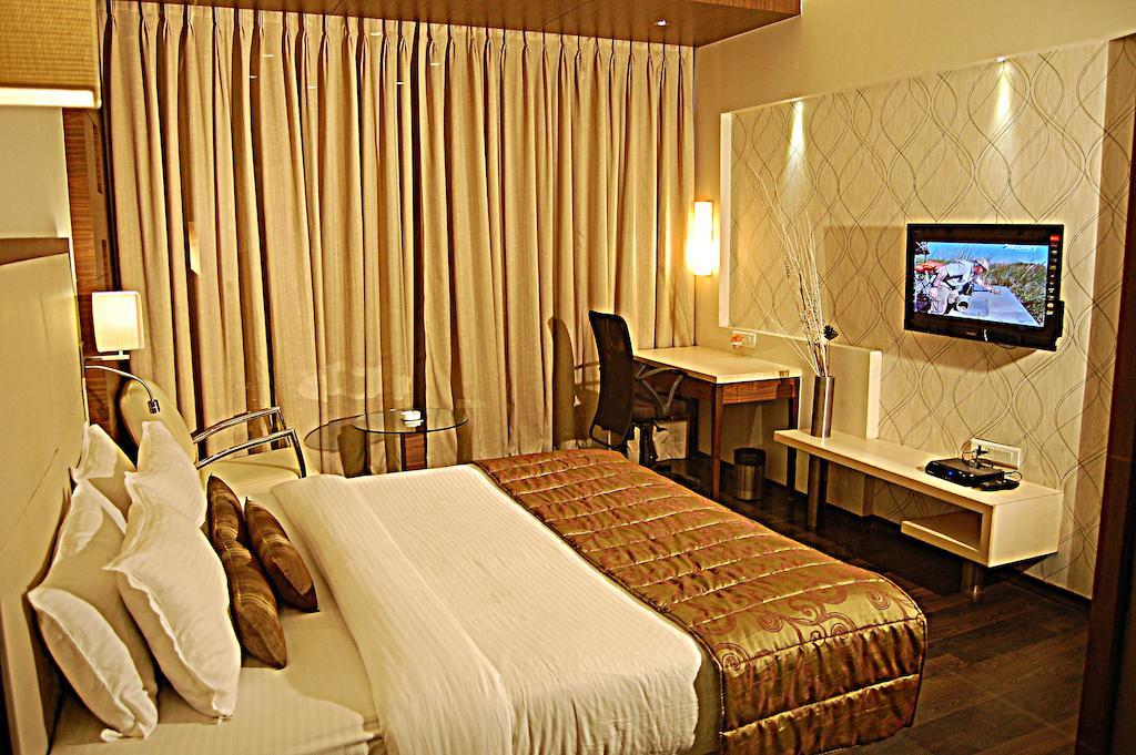 Sentosa Resorts & Water Park Chinchvad Phòng bức ảnh