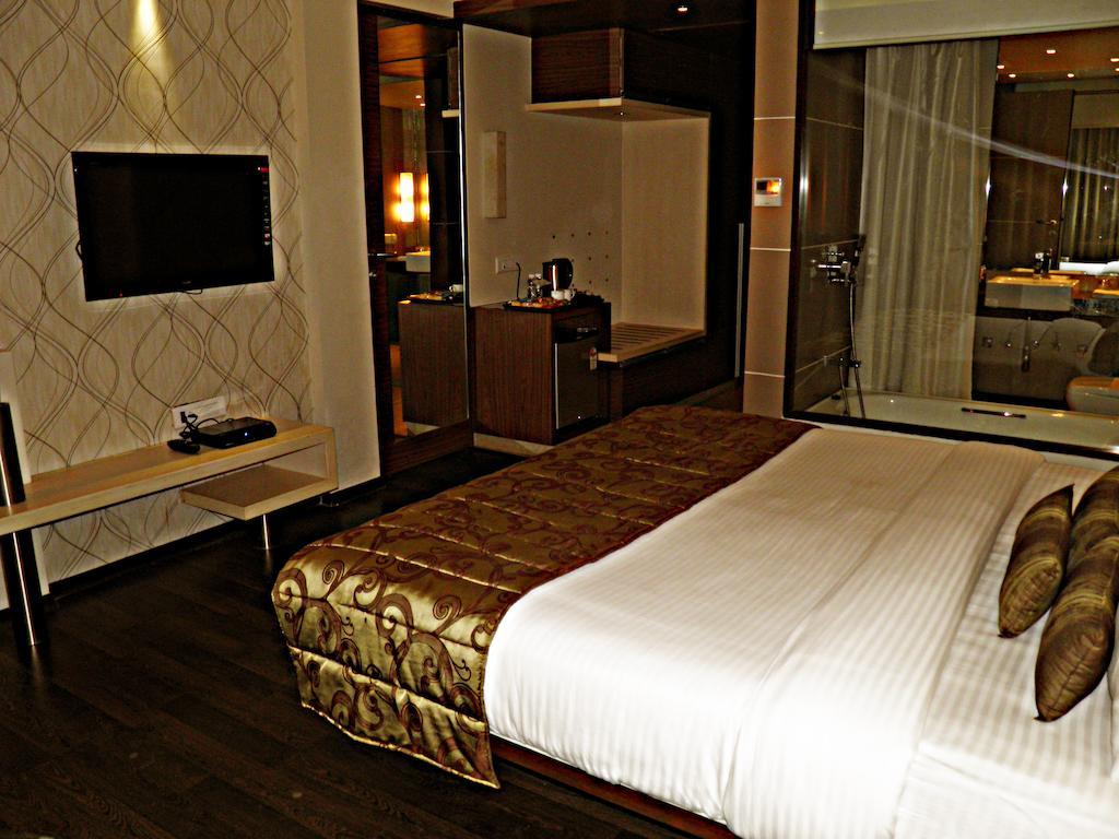 Sentosa Resorts & Water Park Chinchvad Phòng bức ảnh