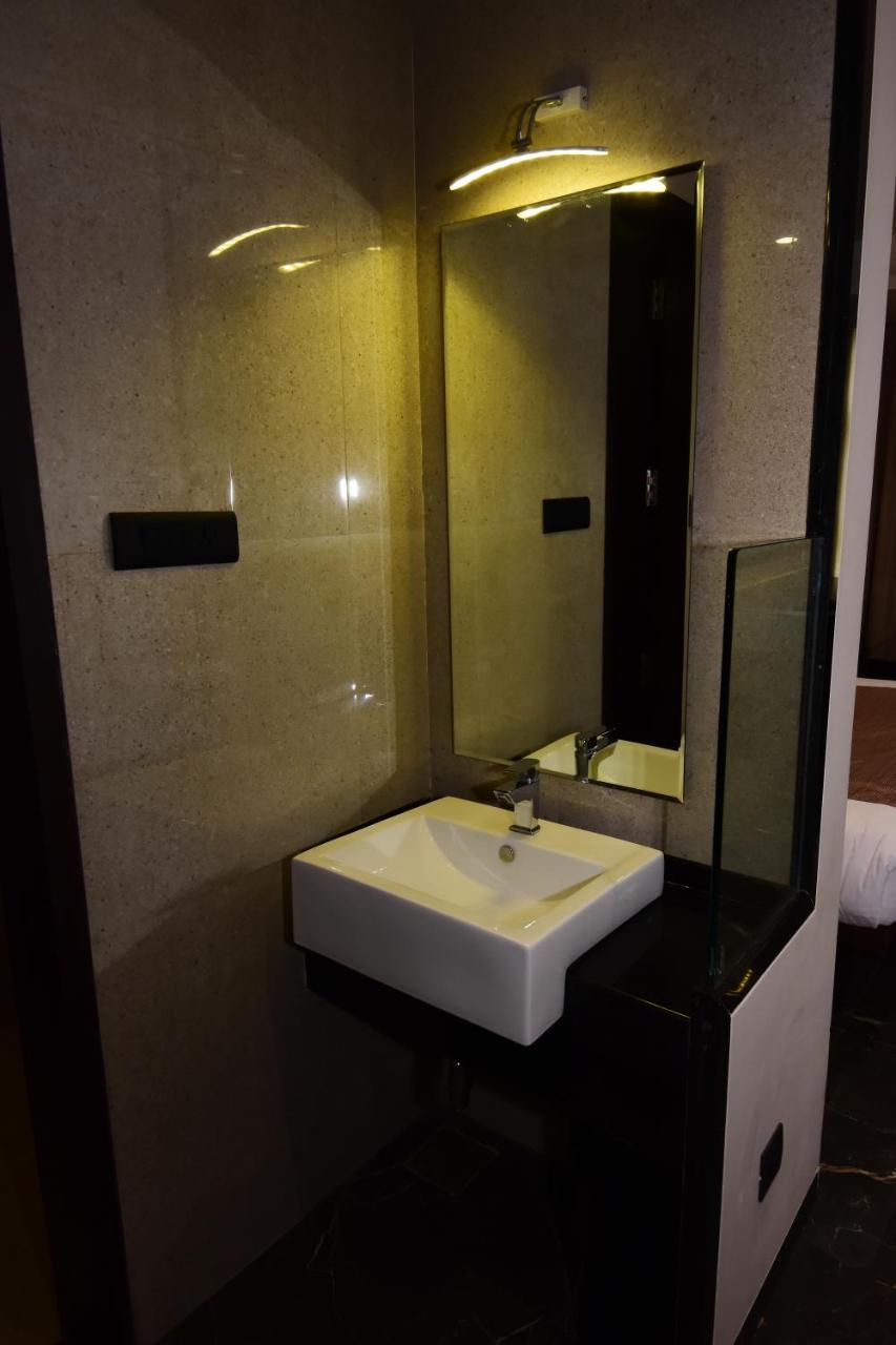 Sentosa Resorts & Water Park Chinchvad Ngoại thất bức ảnh