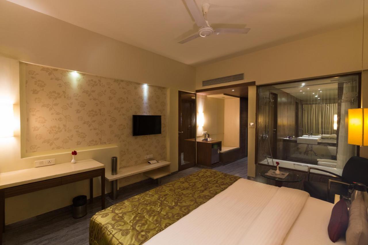Sentosa Resorts & Water Park Chinchvad Ngoại thất bức ảnh