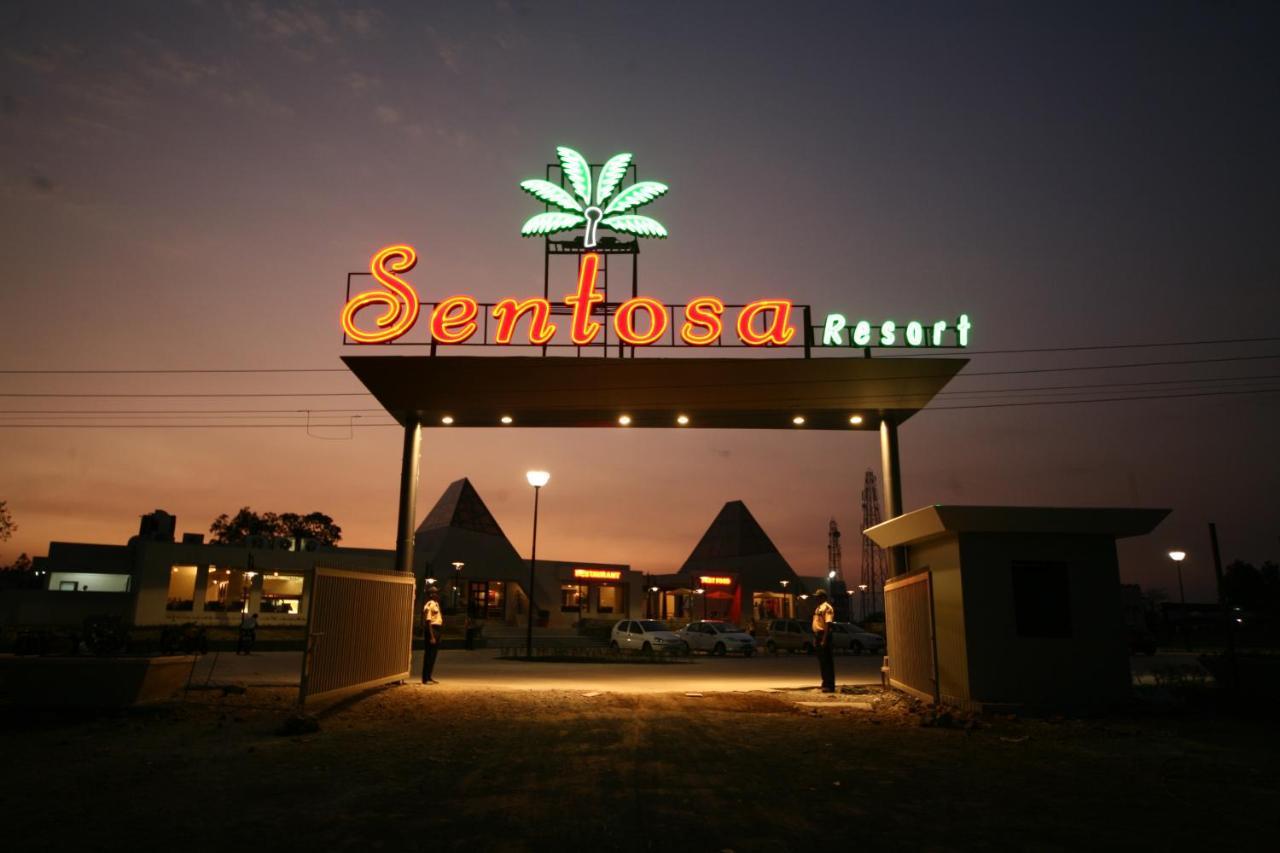 Sentosa Resorts & Water Park Chinchvad Ngoại thất bức ảnh