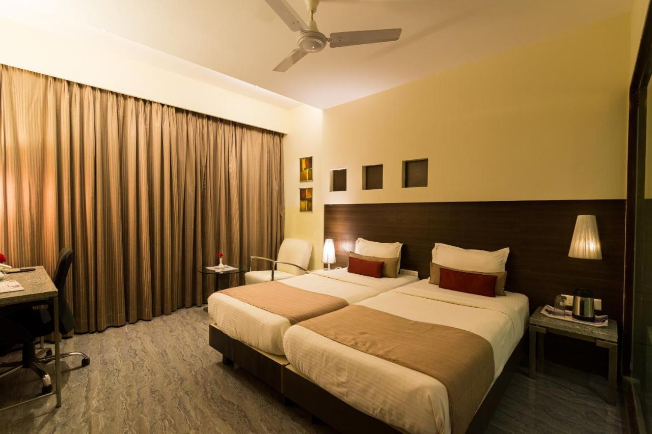 Sentosa Resorts & Water Park Chinchvad Ngoại thất bức ảnh